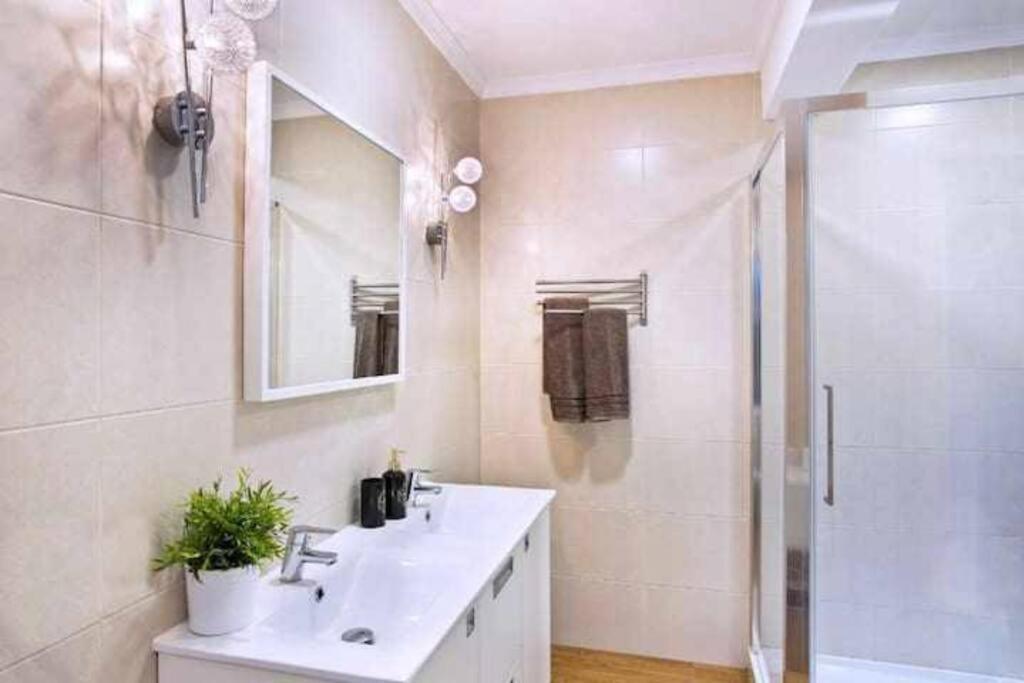 Best Location Apartment In Marbella. Beachfront!! Eksteriør bilde